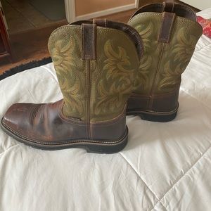 Men’s Justin cowboy boots size 12 EE (extra wide).